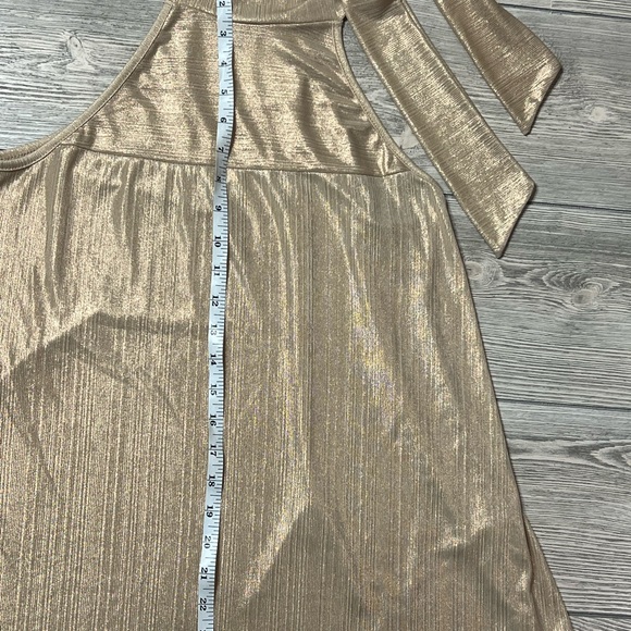 Entro metallic mock neck bow tank top size small, NWT. Non-smoking home. - Picture 7 of 7